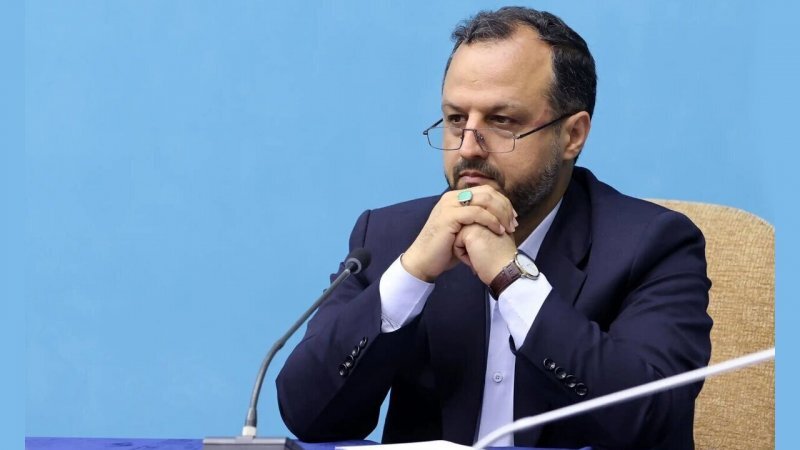 توهین وزیر رئیسی به روحانی روی آنتن زنده: سپاه پادگان‌هایش را فروخت تا…