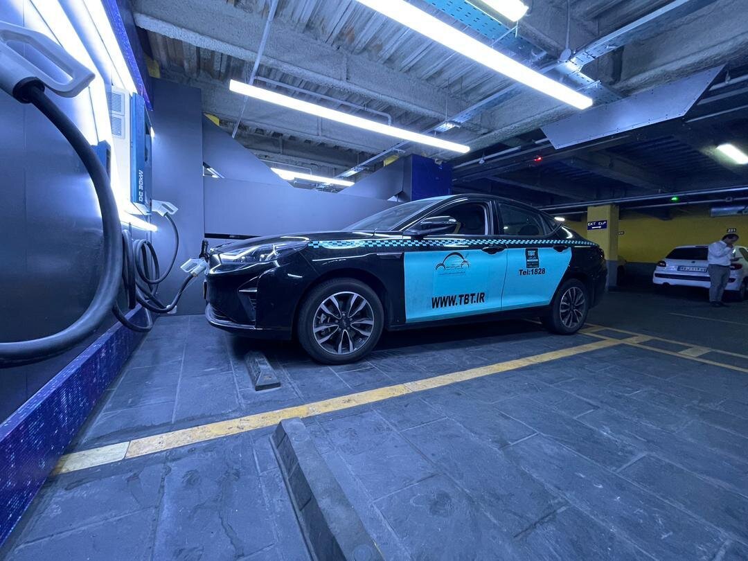 کرمان موتور اولین ایستگاه شارژ خودروهای برقی را در تهران راه انداخت