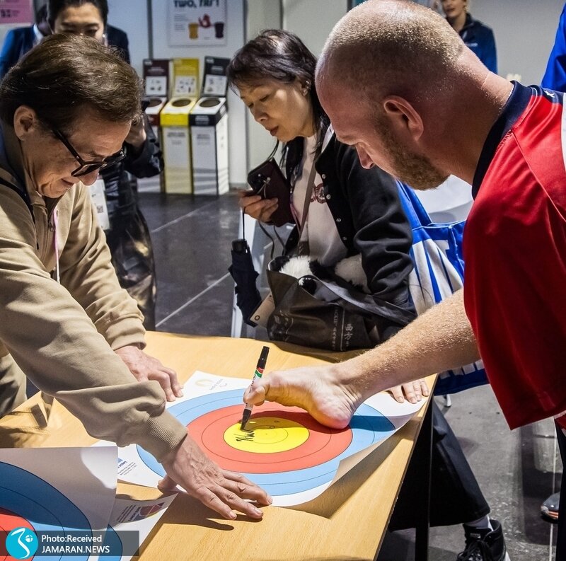 مرد اعجابانگیز پارالمپیک با جکی چان دیدار کرد +عکس