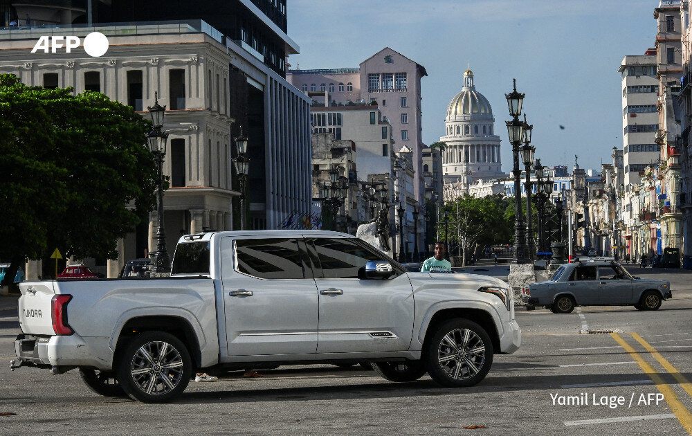 جولان مرسدسبنز و تویوتا و تسلا در پایتخت خودروهای کلاسیک جهان +تصاویر