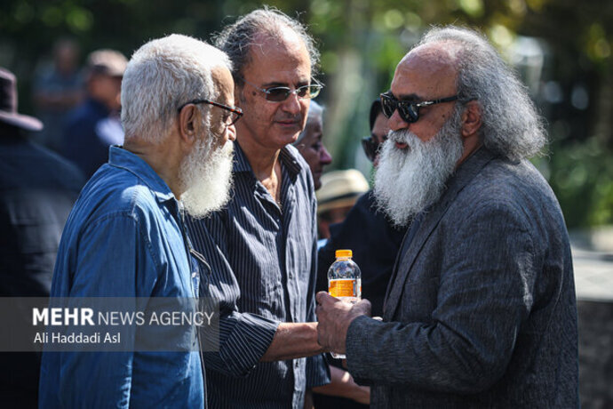 چهرههای هنری در مراسم تشییع «پری صابری» آمدند