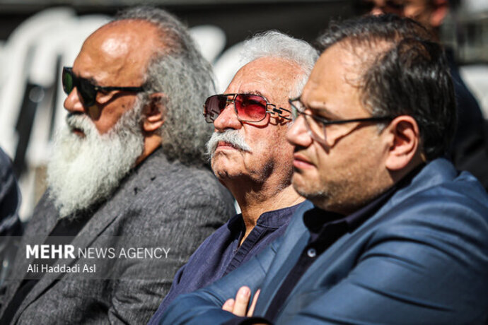 چهرههای هنری در مراسم تشییع «پری صابری» آمدند