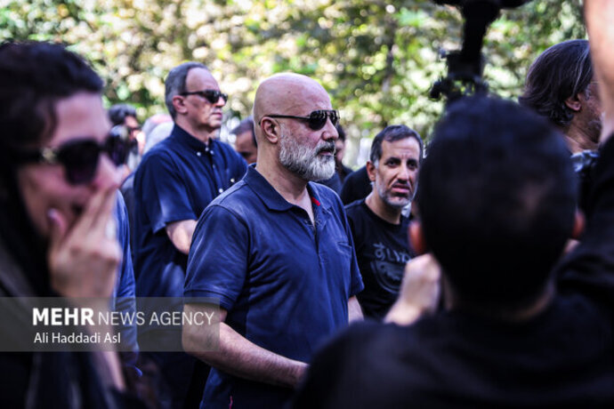 چهرههای هنری در مراسم تشییع «پری صابری» آمدند