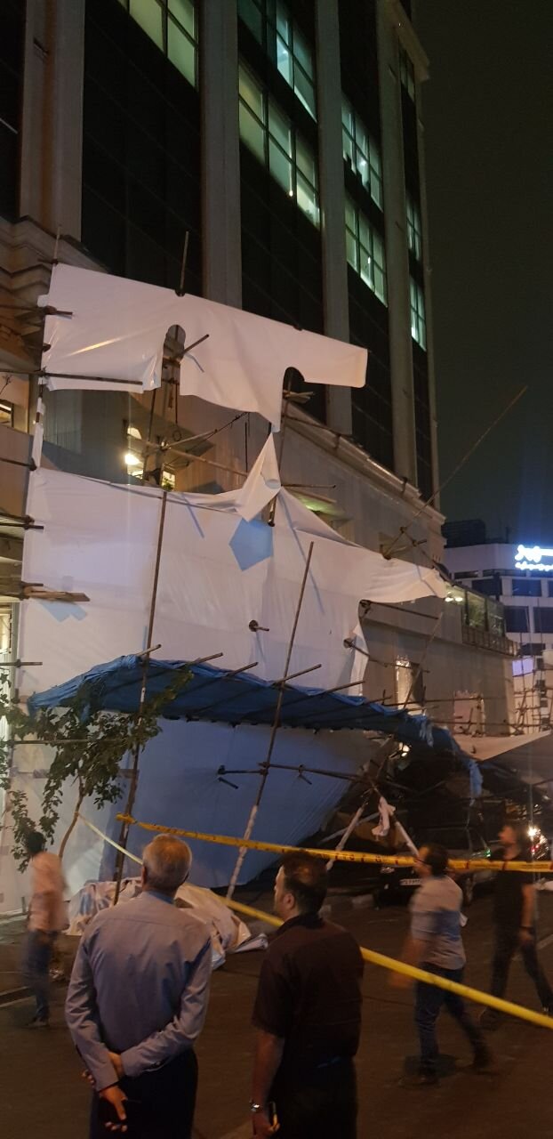 باد شدید، این ماشینها را در خیابان جردن نابود کرد! +تصاویر اختصاصی