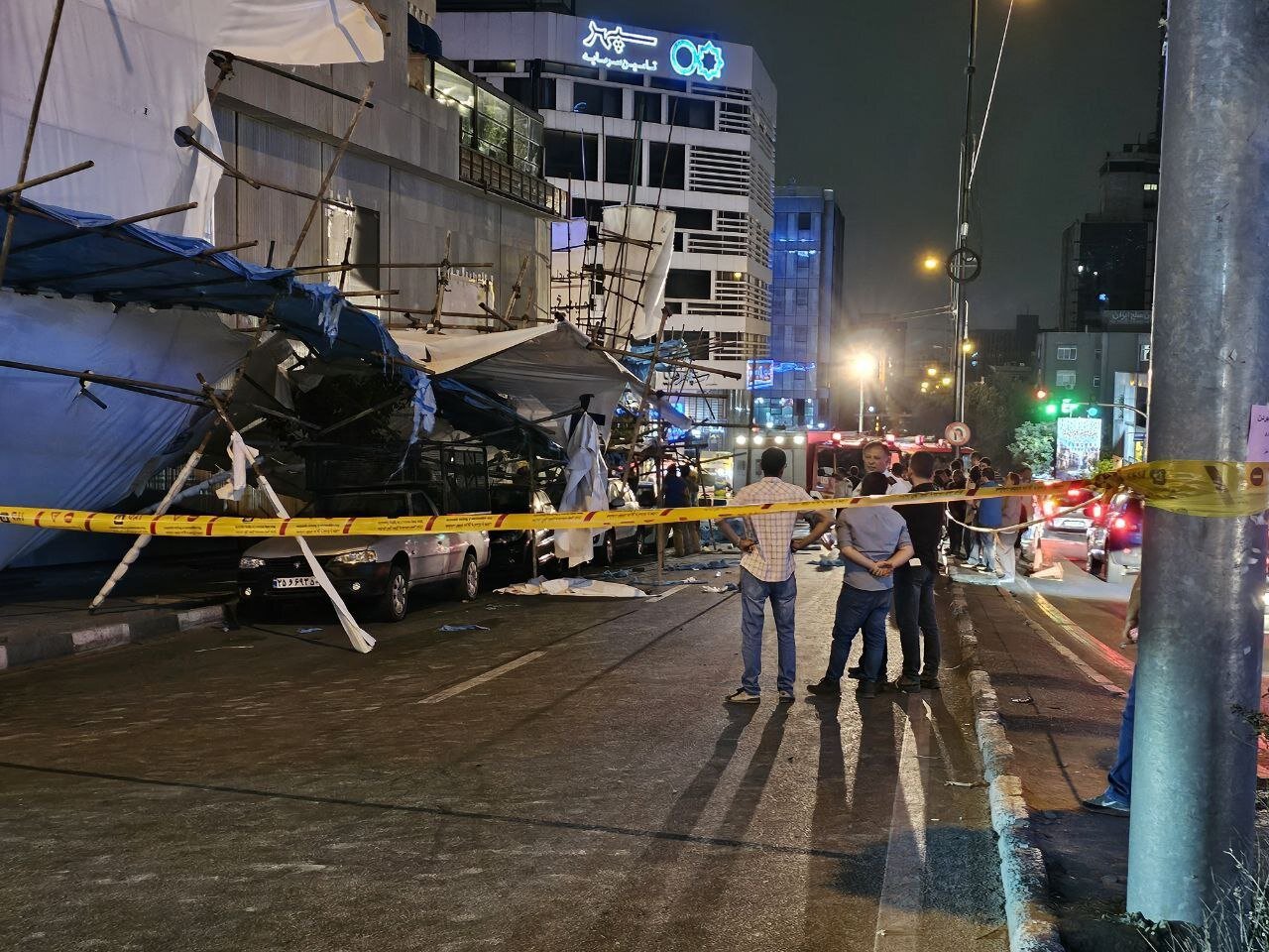 باد شدید، این ماشینها را در خیابان جردن نابود کرد! +تصاویر اختصاصی