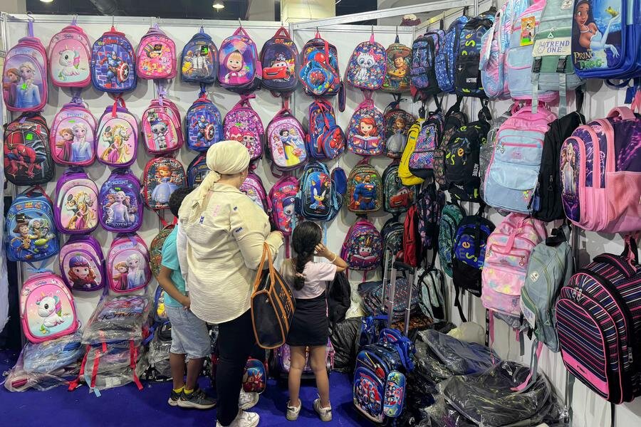 نمایشگاه لوازم التحریر ۳۰ درصد ارزانتر از مغازه +عکس