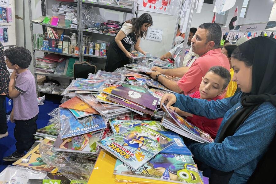 نمایشگاه لوازم التحریر ۳۰ درصد ارزانتر از مغازه +عکس