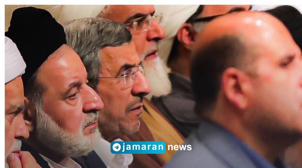 تصاویر| احمدینژاد در دیدار با رهبری پشتسر چه کسانی نشست؟