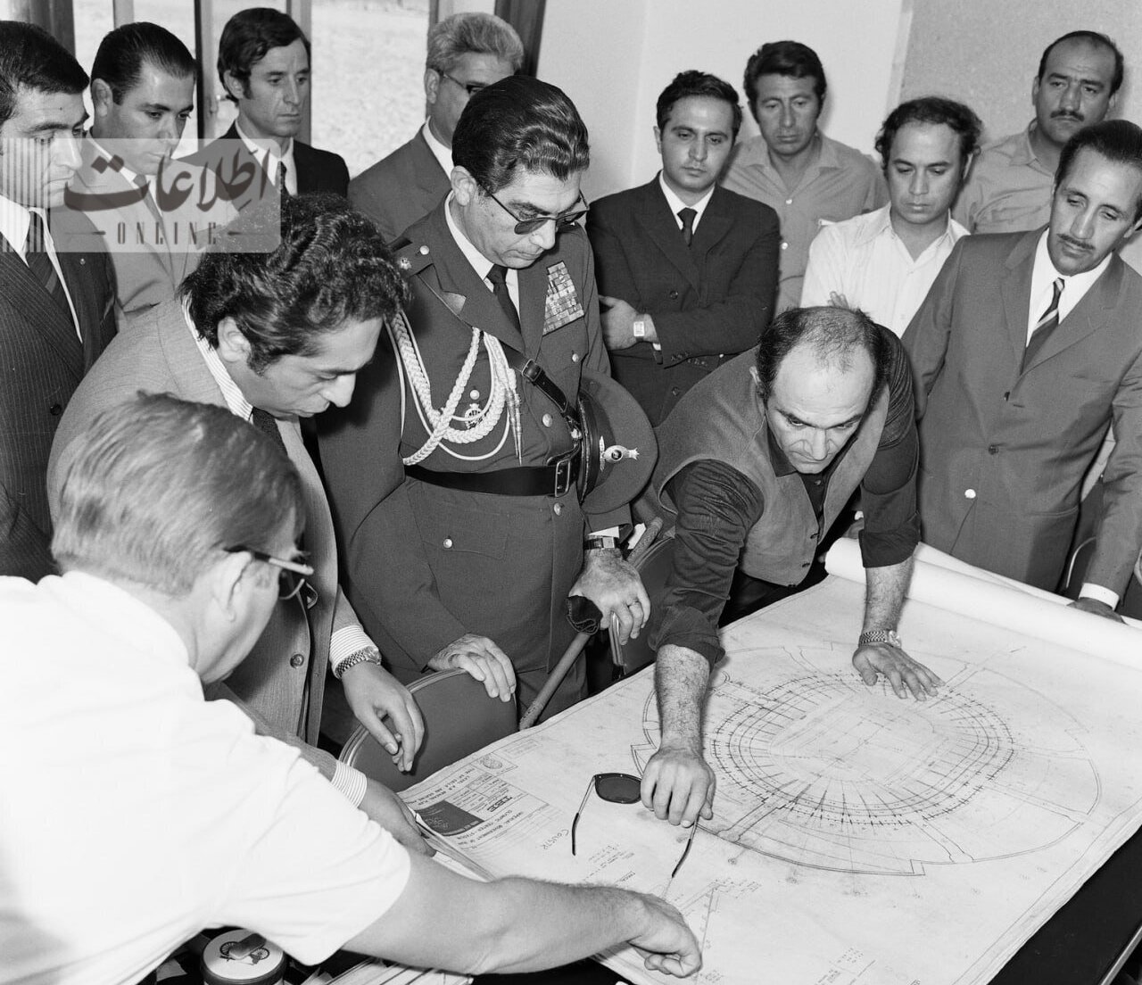 عکسهای آغاز ساخت استادیوم آزادی با حضور غلامرضا پهلوی!