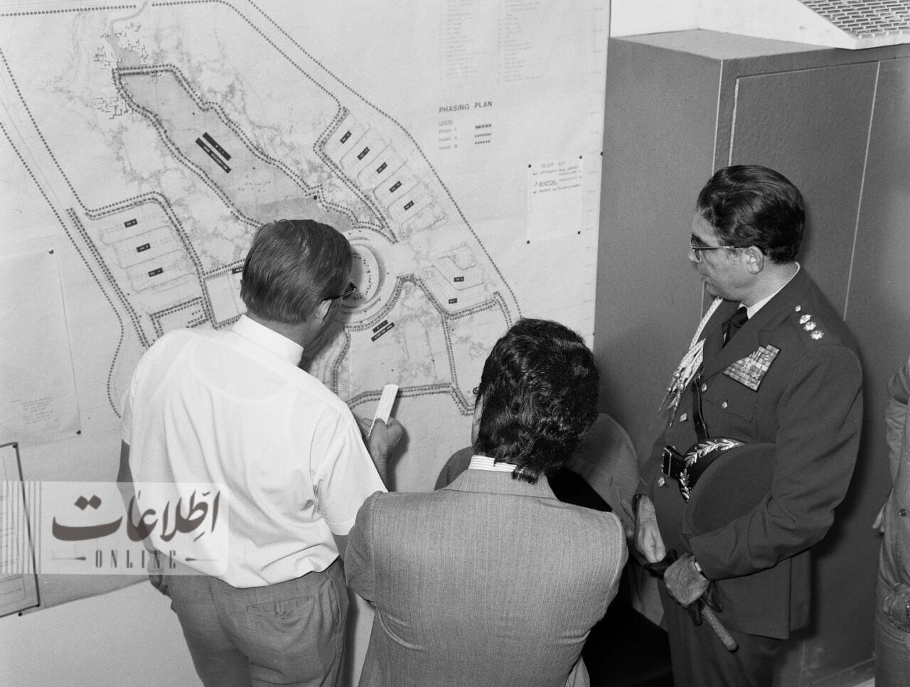 عکسهای آغاز ساخت استادیوم آزادی با حضور غلامرضا پهلوی!