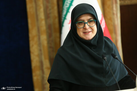 خانم سخنگوی دولت! چرا سفر شما شبیه سران قوا بود؟
