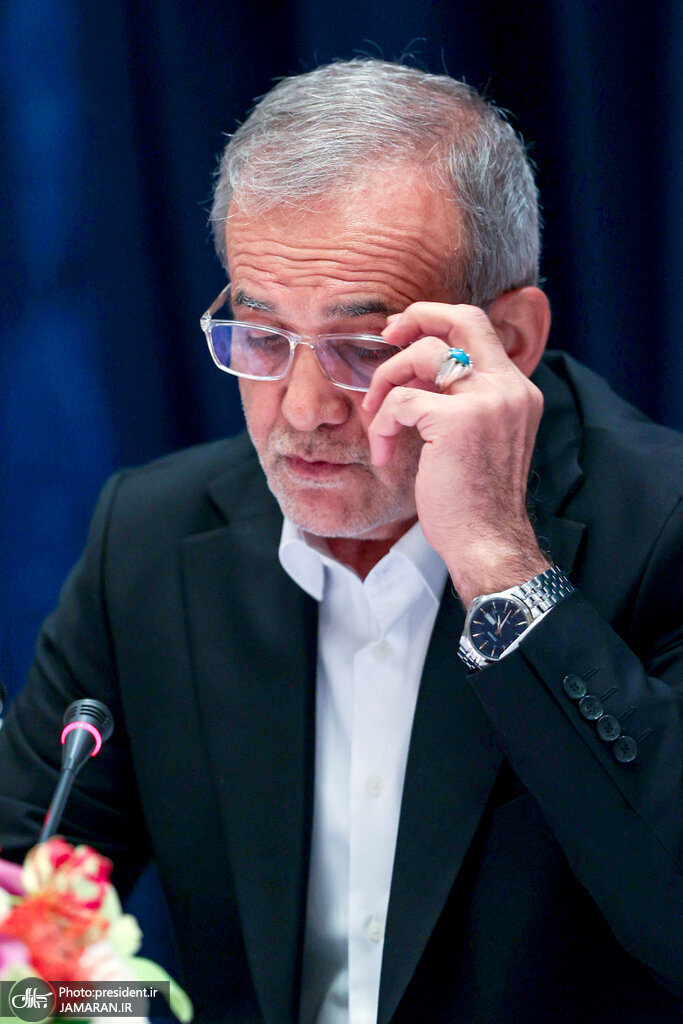 ژستهای رئیسجمهور در جمع رسانههای آمریکایی را ببینید +عکس