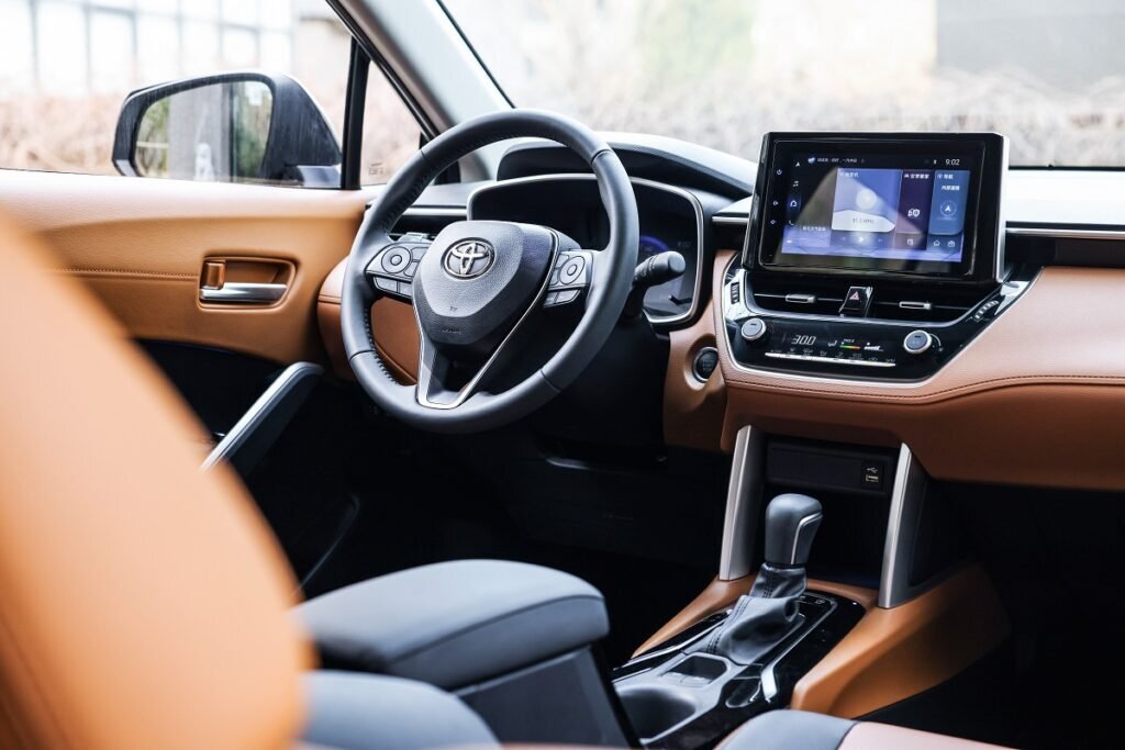 خودروی ۲ میلیاردی را ۷ میلیارد تومان میفروشند!