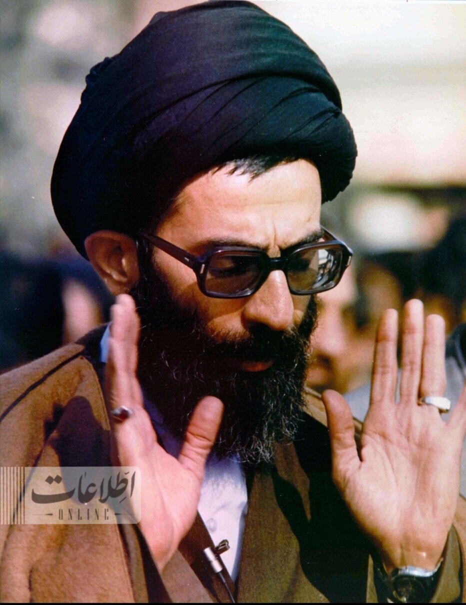 عکس و گزارش از اولین نمازجمعه به امامت آیتالله خامنهای