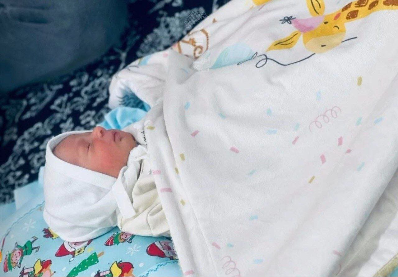 روایت دردناک رسول خادم از نوزادی که پدر ندید؛ چه کسی حق این کودکان را میگیرد؟ +عکس