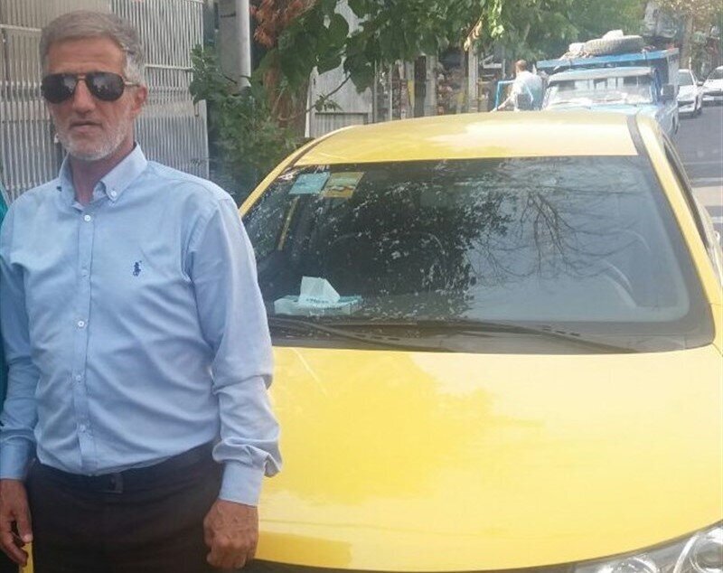 ستاره پرسپولیس با تاکسی کار میکند +عکس