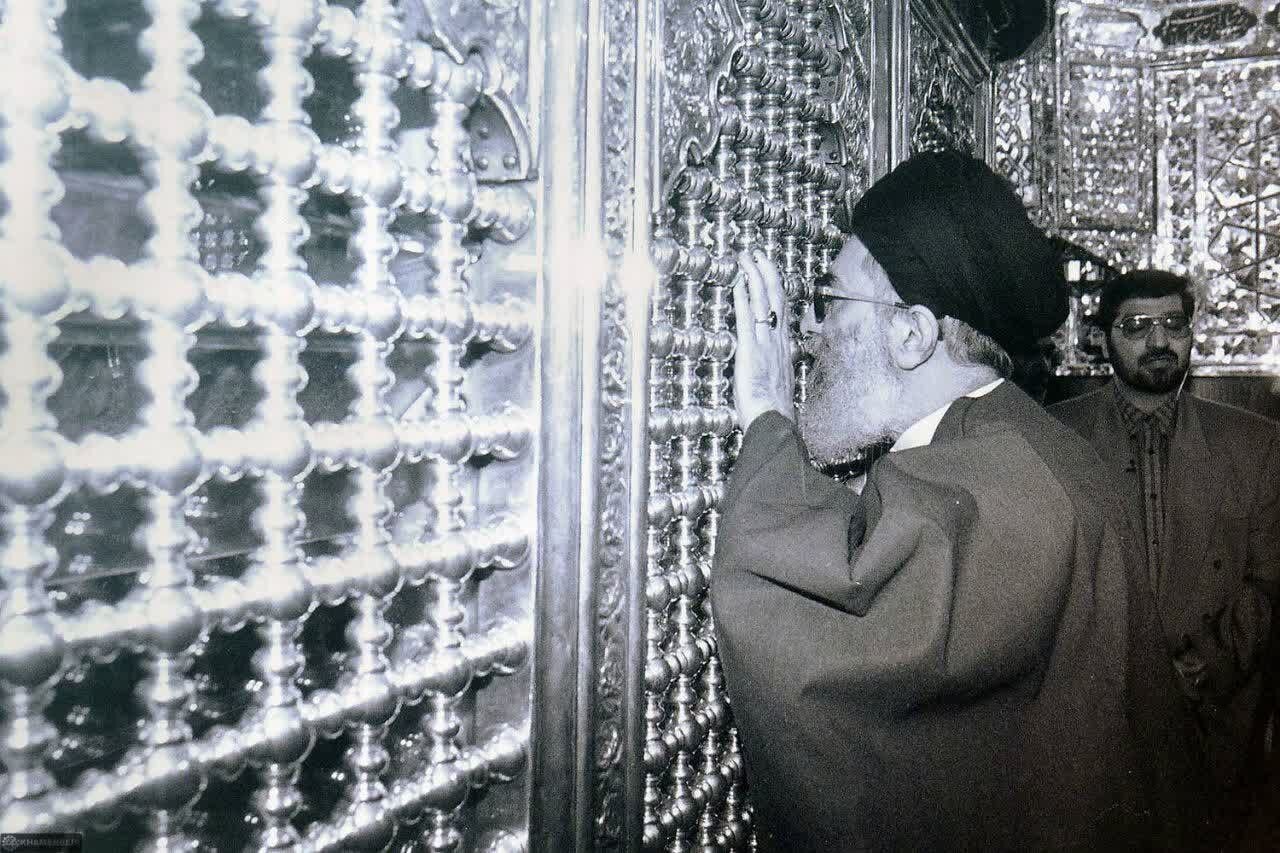 خواب یک زندانی درباره رهبر انقلاب /این عکس از رهبری به ۳۰ سال قبل برمی گردد