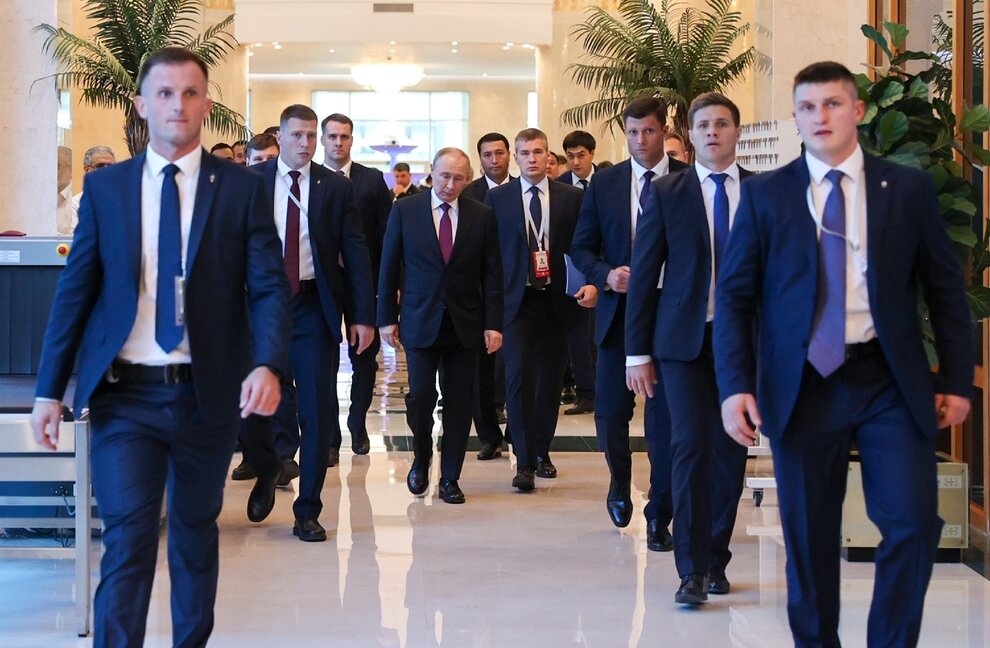 دیدار مسعود پزشکیان با ولادیمیر پوتین