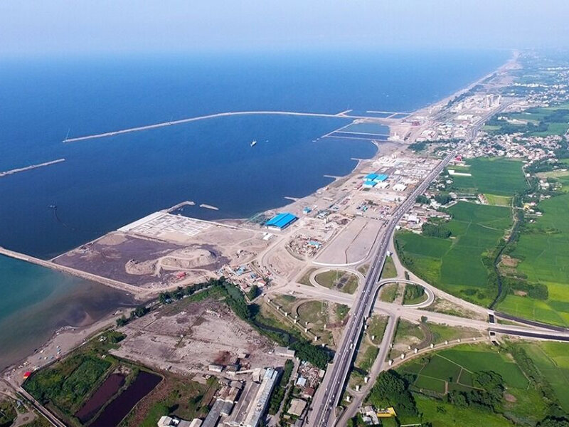 وزیر اقتصاد: مناطق آزاد را از اسارت این موانع آزاد می‌کنیم