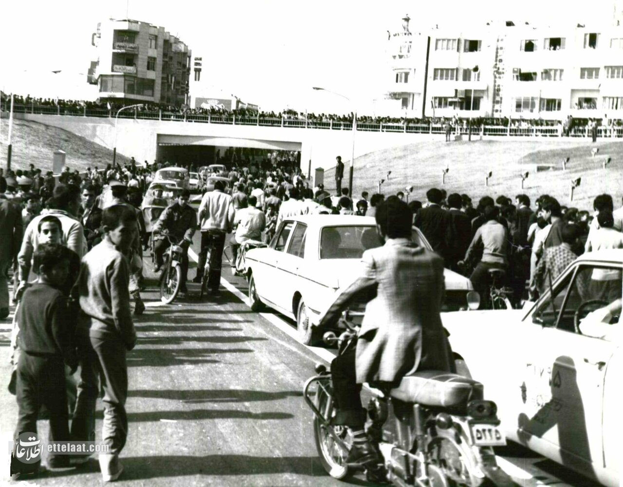 عکسهای دیدنی از میدان امام حسین(ع) ۵۰ سال پیش