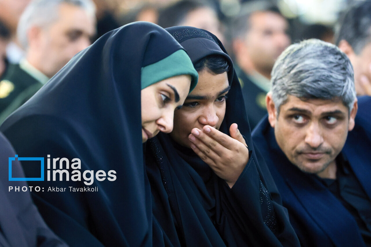 عکس| وزیر زن دولت پزشکیان سنگصبور یک دختر نوجوان در طبس شد