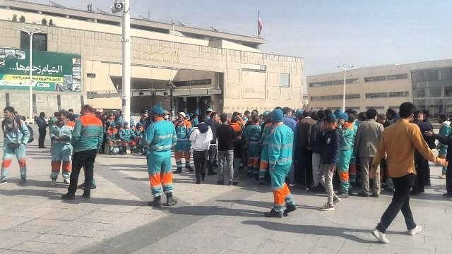 دلایل تجمع رفتگران مشهدی چه بود؟ +فیلم و عکس