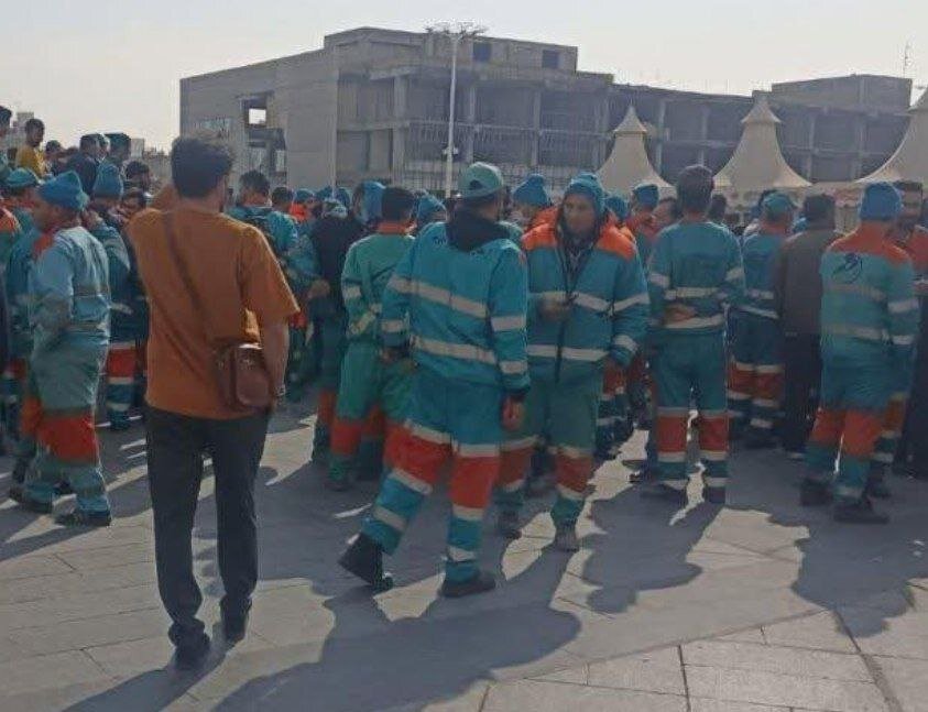 دلایل تجمع رفتگران مشهدی چه بود؟ +فیلم و عکس