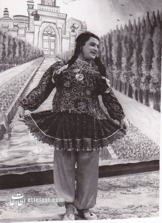 عکسهای تاریخی از علی نصیریان و عزتالله انتظامی در تئاتر تهران ۱۳۵۳