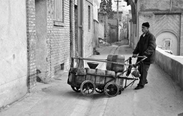 عکس‌های آخرین نفت‌فروشان دوره‌گرد تهران را تماشا کنید!