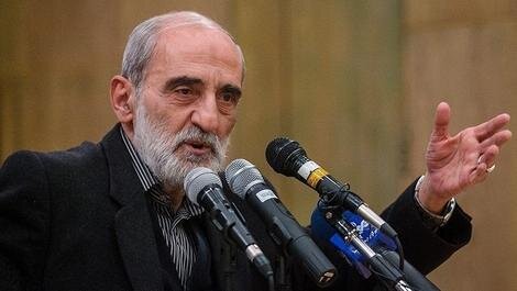 شریعتمداری: با کشورهای خلیج فارس نباید بر سر بازکردن تنگه هرمز مذاکره کنیم!