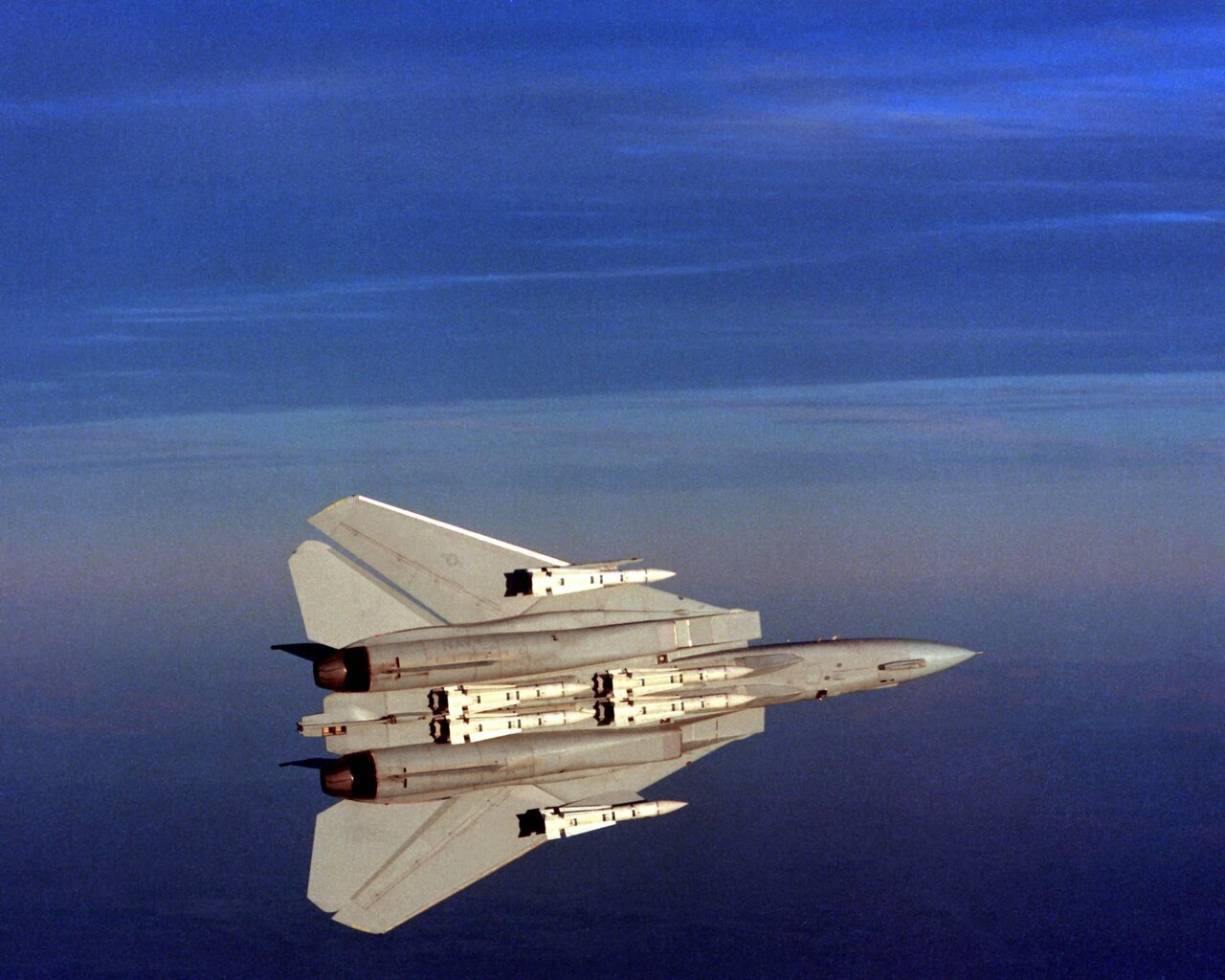 جنگنده افسانهای اف ۱۴ به سلاحی ویژه تبدیل شد +عکس