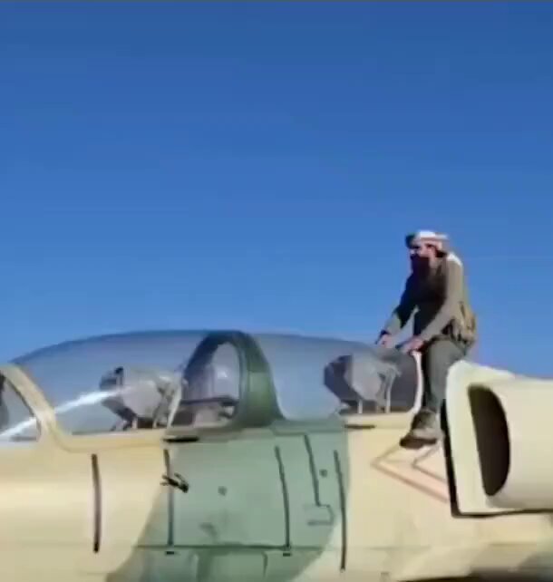 الاغ‌سواری شورشیان سوری با جنگنده‌های بشار اسد خبرساز شد! +ویدیو