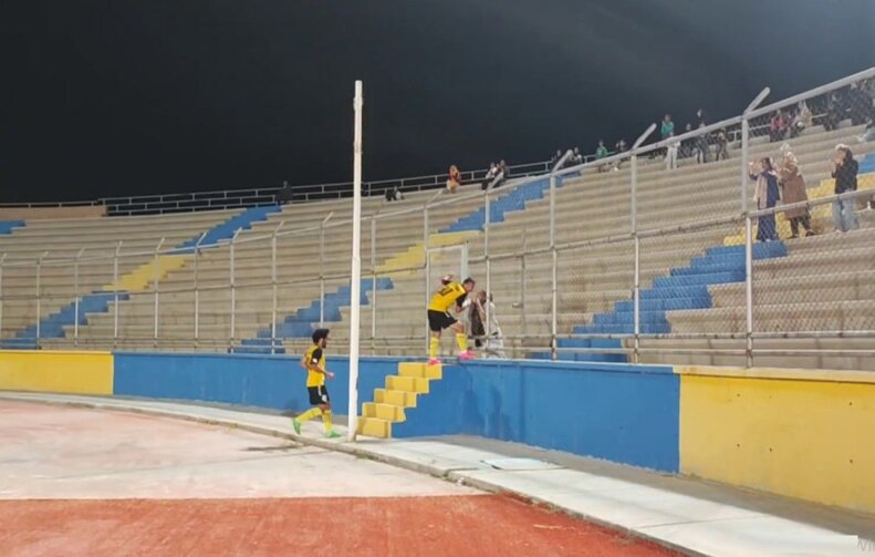 شادی گل فوتبالیست ایرانی در کنار همسرش خبرساز شد +عکس