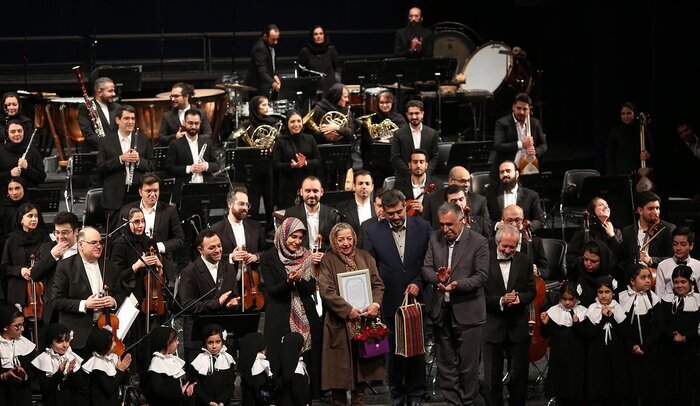 اولین بانوی رهبر ارکستر سمفونیک تهران: شجاعت می‌خواهد!