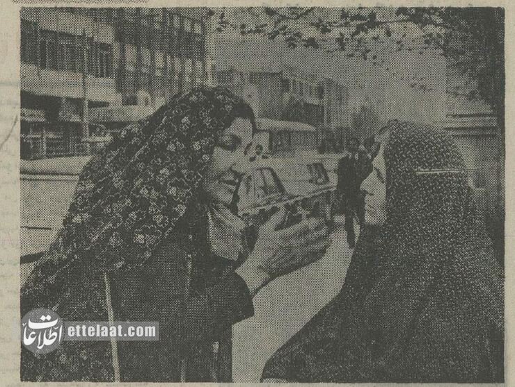 تهرانیها هزاران تن میوه خریدند! +عکسهای شب یلدای ۵۰ سال پیش