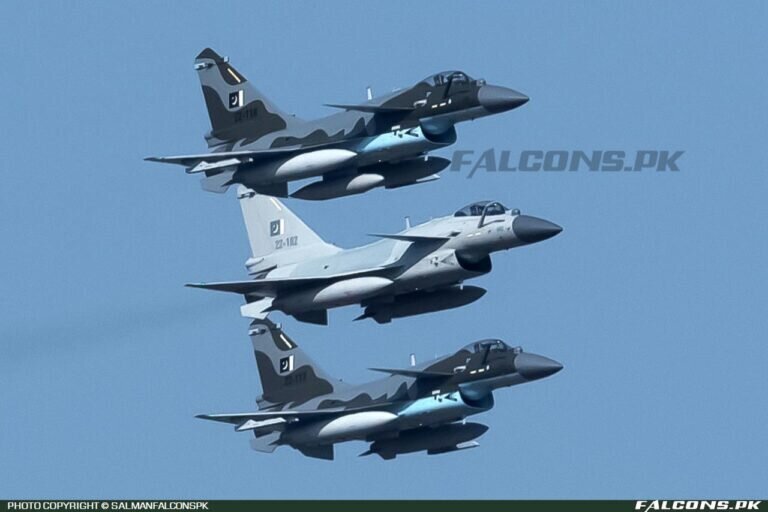 با جنگنده مشهور جی ۱۰ چینیها آشنا شوید +تصاویر و جزئیات