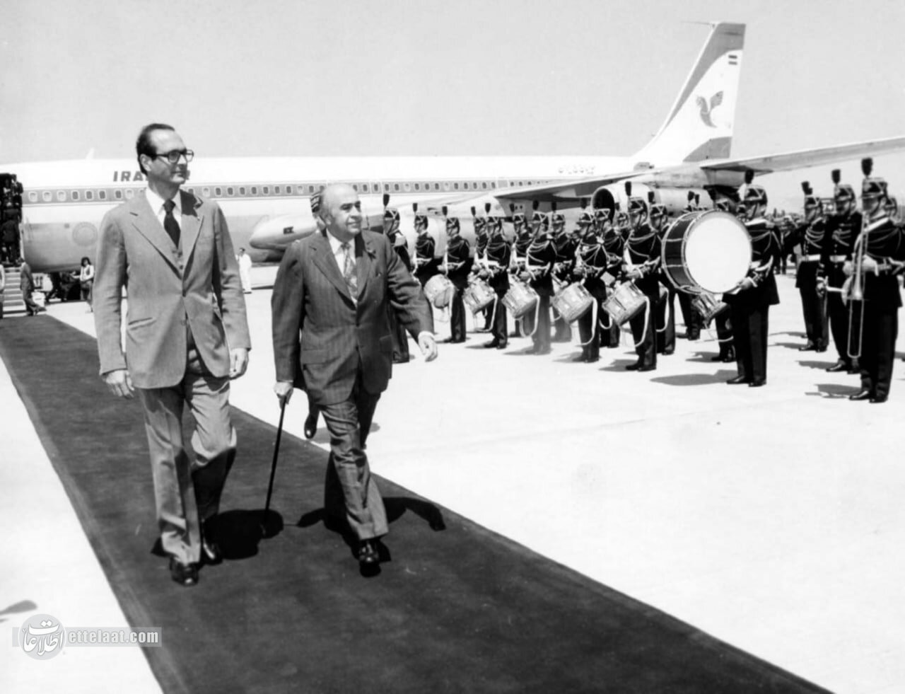 عکسهای منتشرنشده از سفر ژاک شیراک و همسرش به تهران: همه چیز از فرانسه خریدیم!