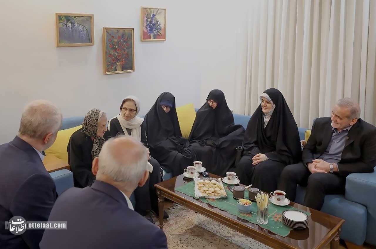 تبریک رئیس جمهور و دخترش بابت سال جدید میلادی