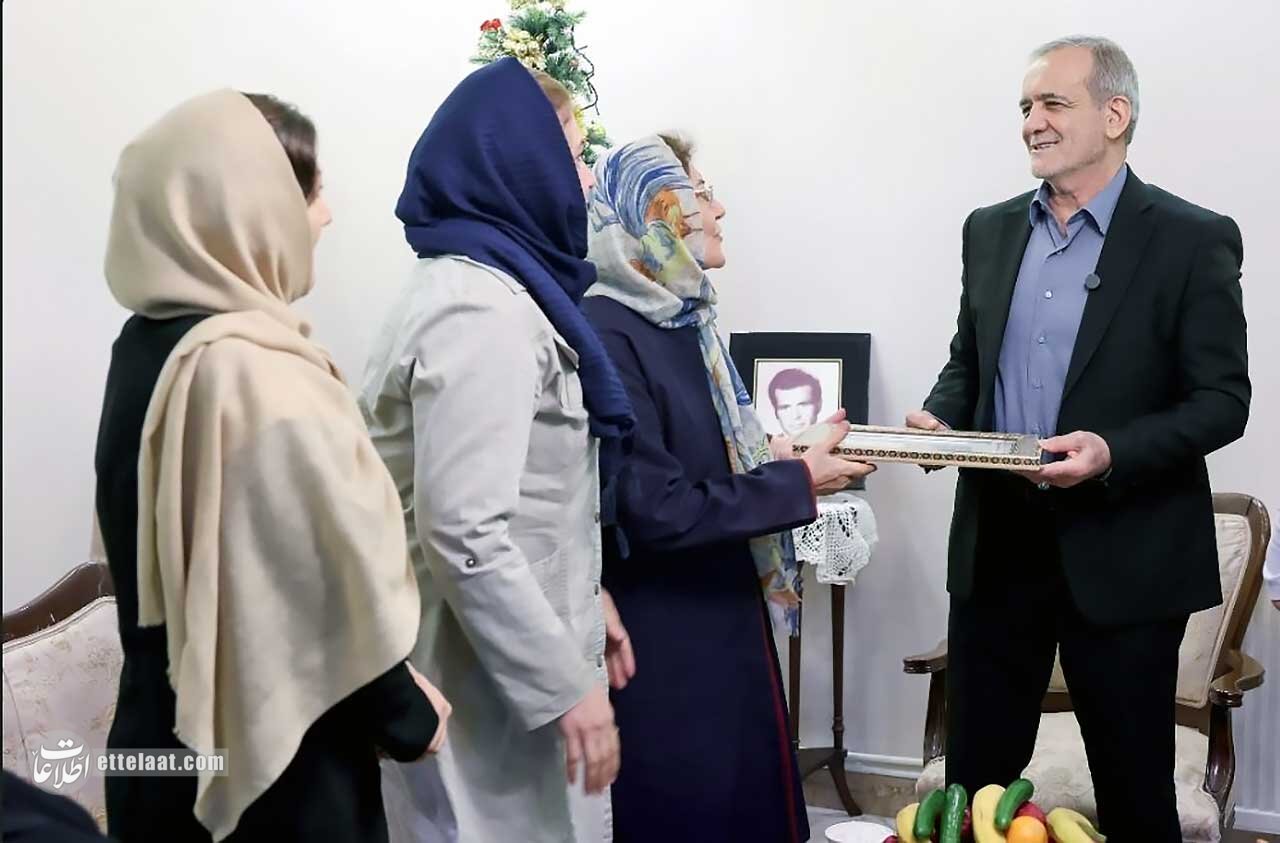 هدیه مسعود پزشکیان به خانمهای مسیحی- سال نوی میلادی