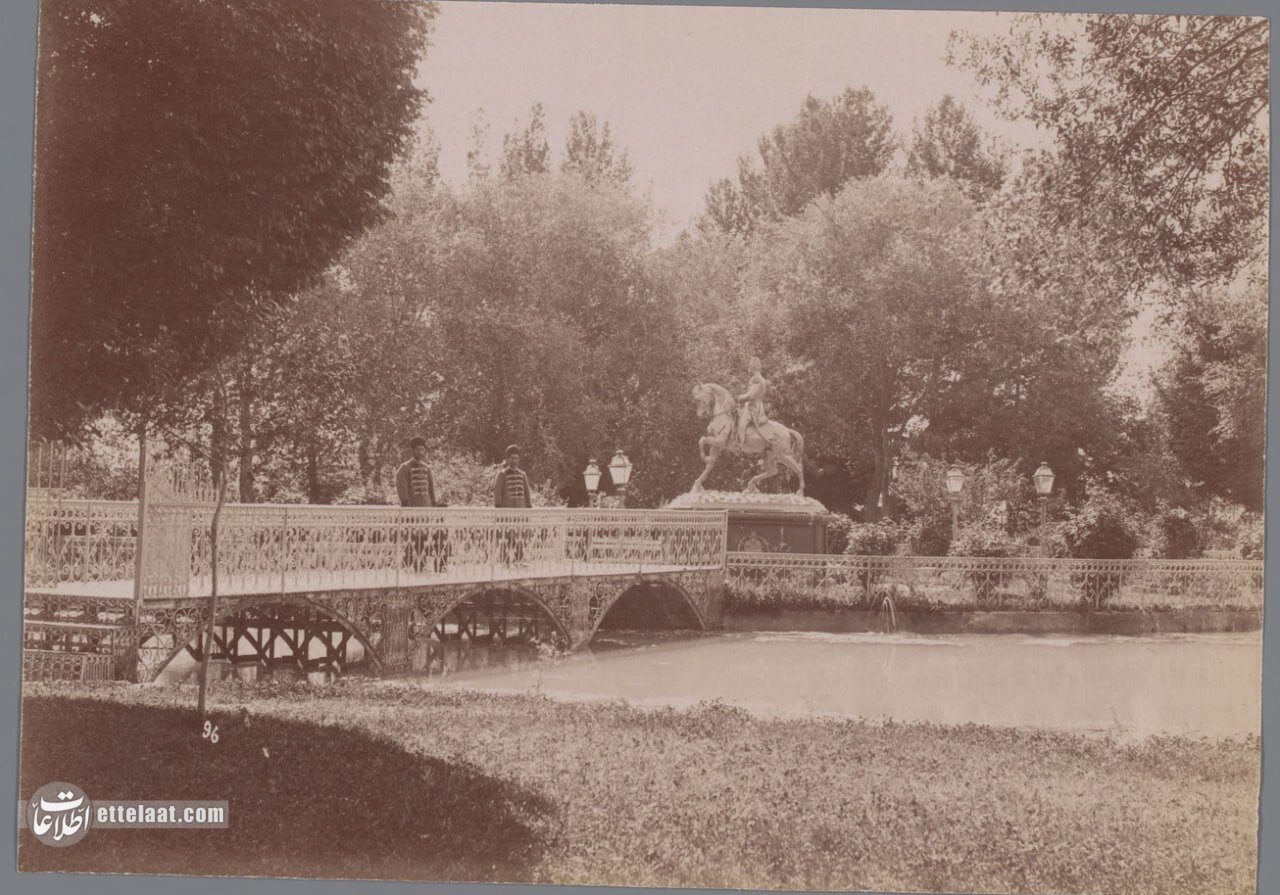 زمین در خیابان کارگرجنوبی متری ۳۰ ریال! +عکسهای دیدنی