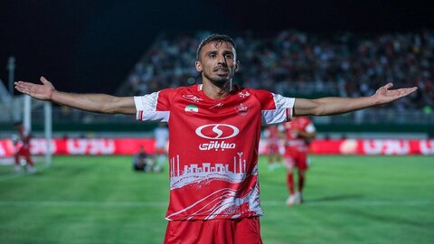 فوتبال ایران در آستانه یک انتقال جنجالی؛ وینگر پرسپولیس یاغی می‌شود؟
