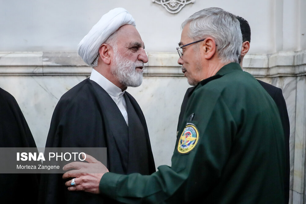 عکس تنهایی حدادعادل در مجلس ترحیم ۲قاضی ترورشده را ببینید