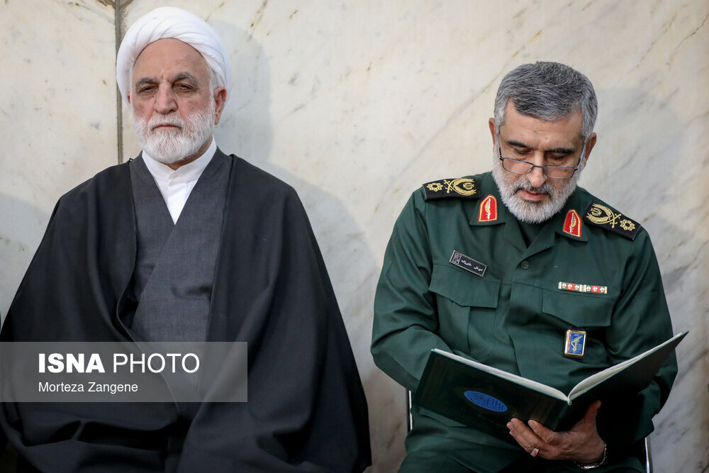 عکس تنهایی حدادعادل در مجلس ترحیم ۲قاضی ترورشده را ببینید