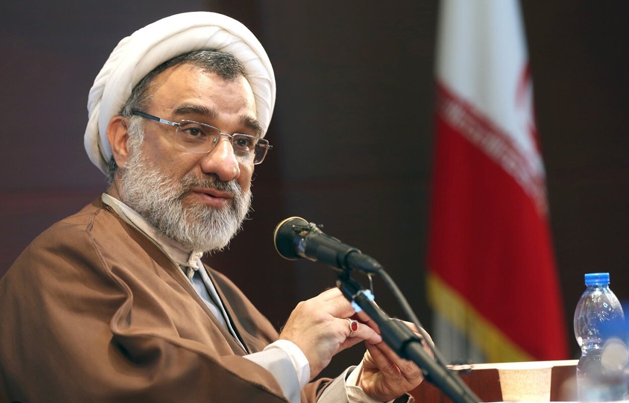 روزنامه جوان خطاب به دبیر شورای‌عالی انقلاب فرهنگی: آقای خسرو پناه! ما ایران اینترنشنالیم؟