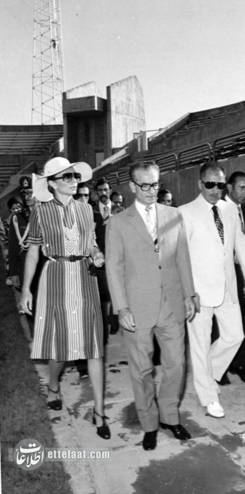 محمدرضاشاه و فرح در استادیوم آزادی