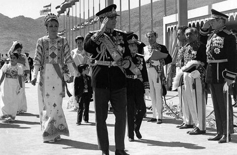 آسوشیتدپرس جزئیات ثروت افسانه‌ای خانواده پهلوی در سال ۵۷ را منتشرکرد