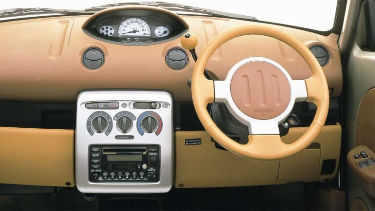 داخل تویوتا