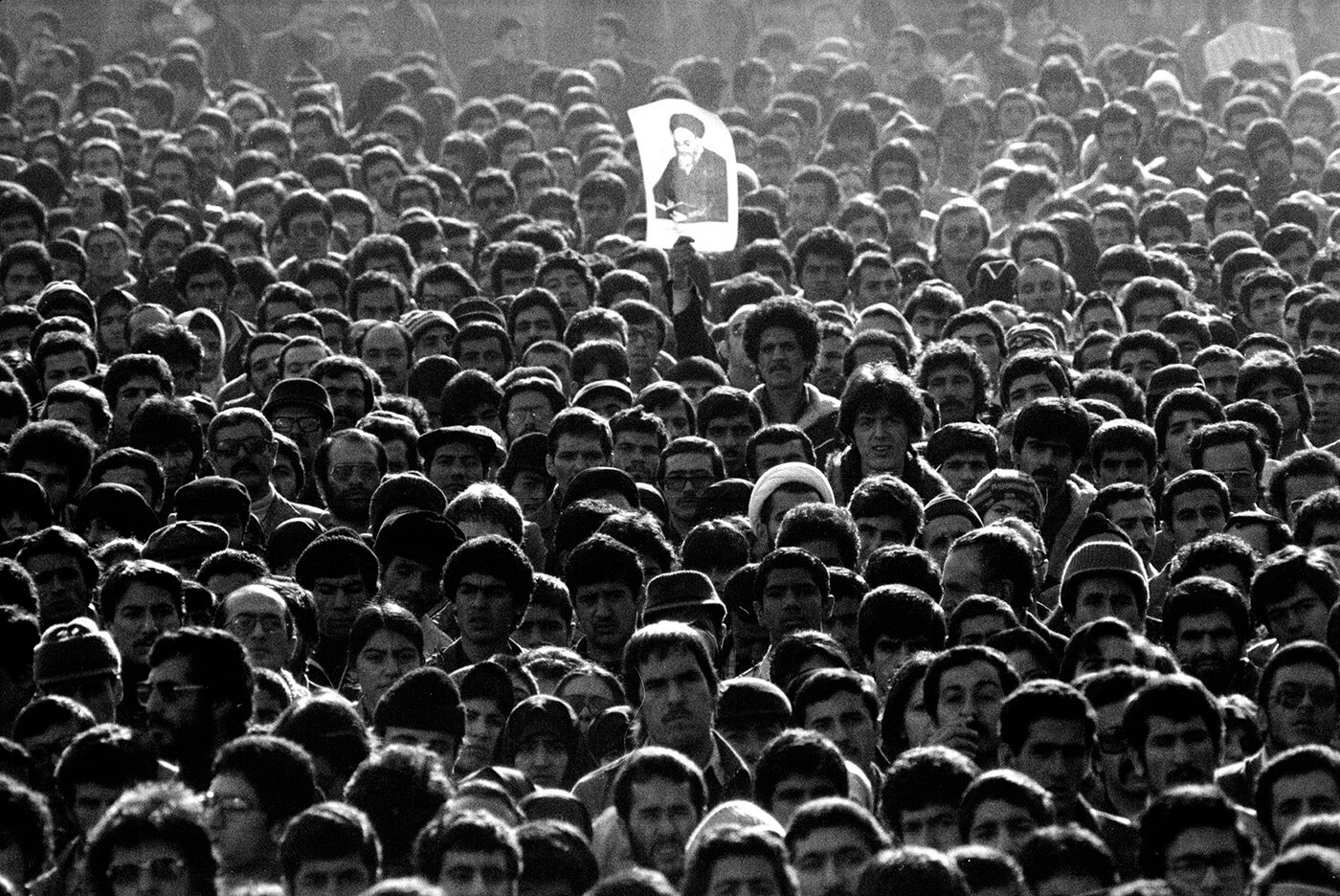 چه کسی دستور قطع تصاویر ورود امام(ره) به ایران را داد؟ +عکسهای دیدهنشده