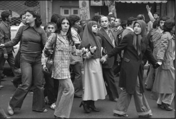 عکس‌ منتشرنشده از راهپیمایی روشنفکران یهودی در ایران!