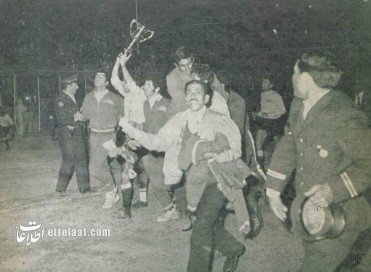 عکسهای منتشرنشده از اولین قهرمانی آبیها در آسیا و ستارهای که خانهنشین شد